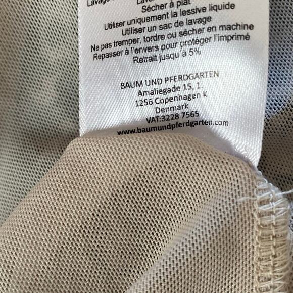 BAUM UND PFERDGARTEN Judith Floral Print Smocked Midi Dress Ink Blue, Medium - Picture 15 of 16